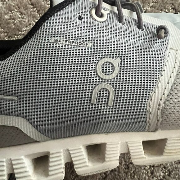 On Cloud 5 Waterproof Glacier Grey Walking Sneaker Size 7.5 - Picture 9 of 12